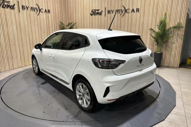 Renault Clio image 2