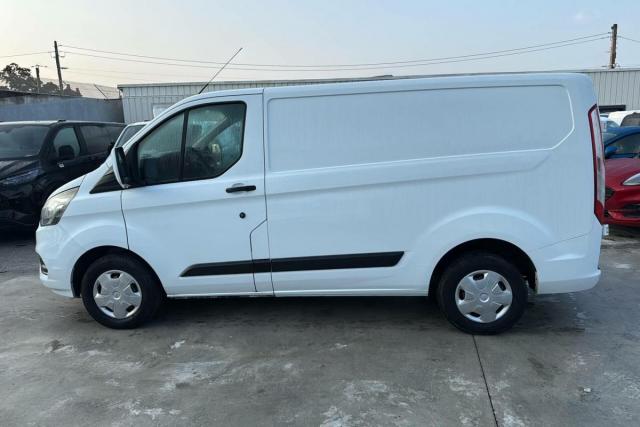 Ford Transit Custom image 3