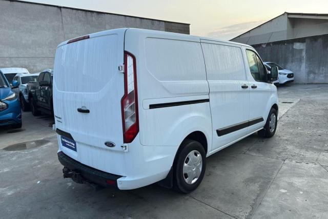Ford Transit Custom image 4