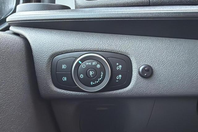 Ford Transit Custom image 2