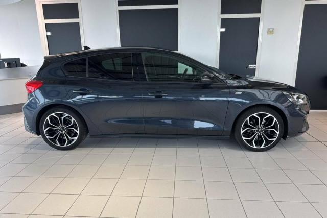 Ford Focus image 9