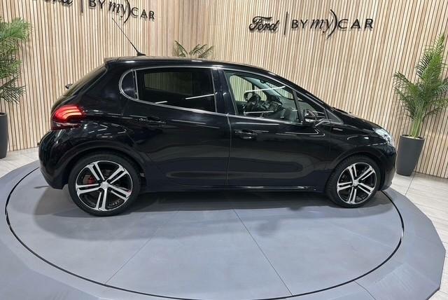 Peugeot 208 image 8