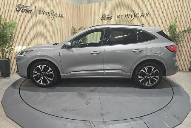 Ford Kuga image 7