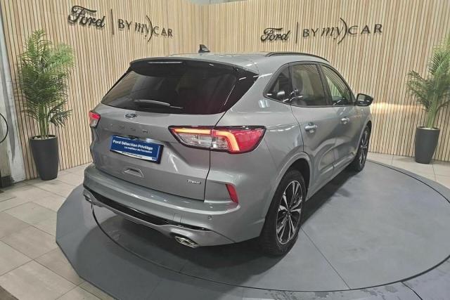 Ford Kuga image 6