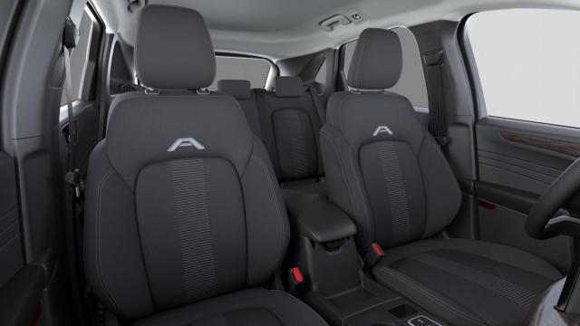 Ford Kuga image 1