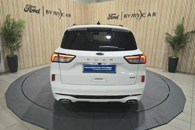 Ford Kuga image 5