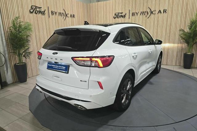 Ford Kuga image 2
