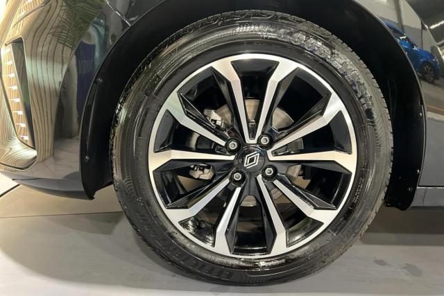 Renault Clio image 2