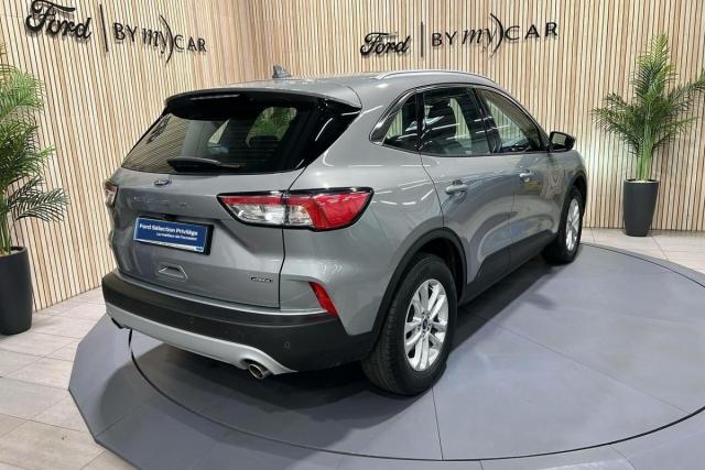 Ford Kuga image 1