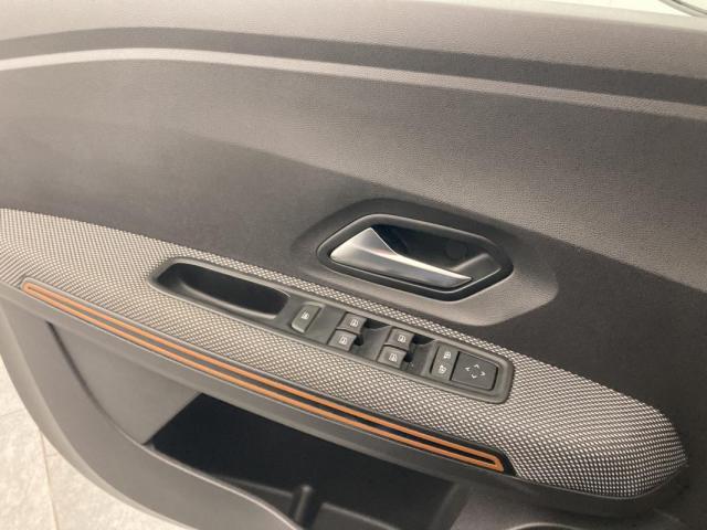 Dacia Sandero image 2