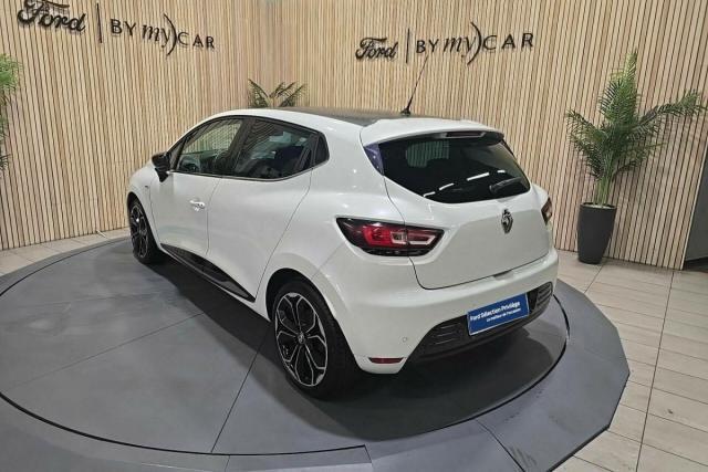 Renault Clio image 9
