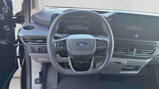 Ford Transit Custom image 2