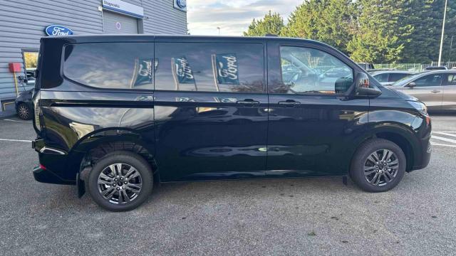 Ford Transit Custom image 9