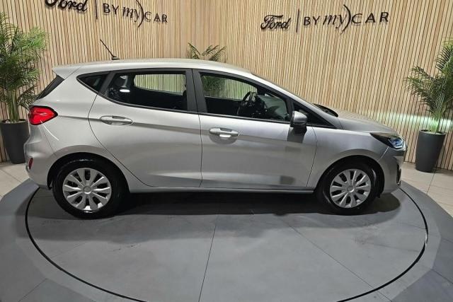 Ford Fiesta image 9