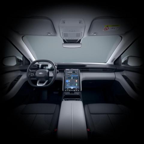 Ford Explorer image 3