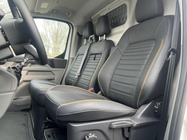 Ford Transit Custom image 7