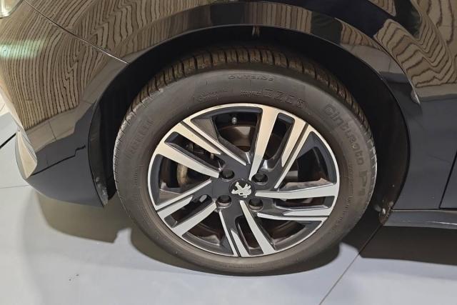 Peugeot 208 image 9