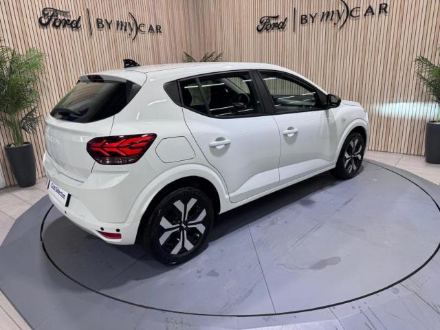 Dacia Sandero image 2