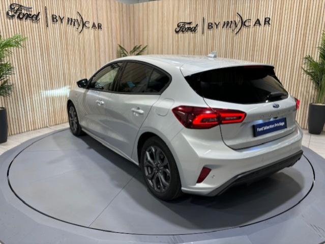 Ford Focus image 5