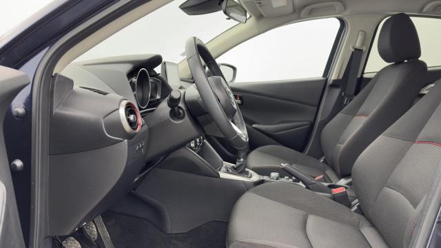Mazda 2 image 9