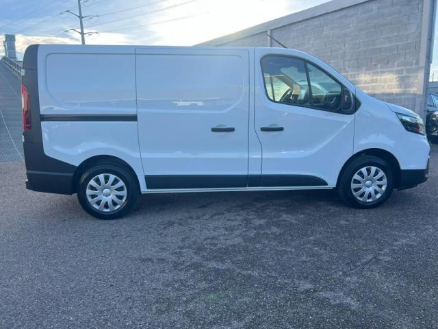 Nissan Primastar image 9