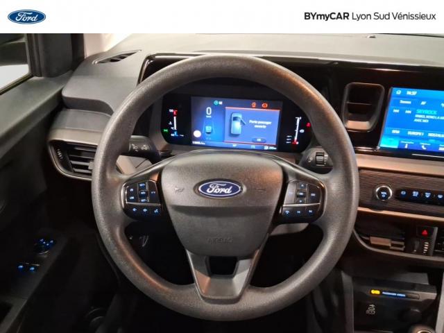 Ford Transit Courier image 9