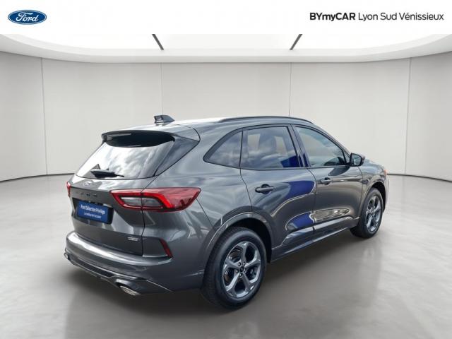 Ford Kuga image 6