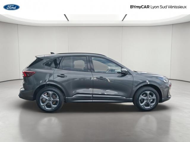 Ford Kuga image 2