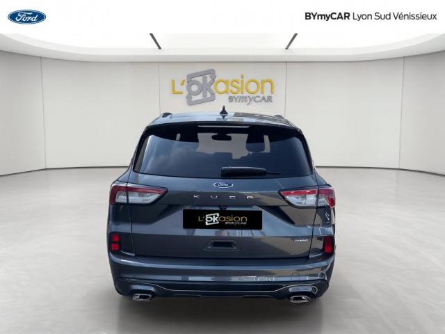 Ford Kuga image 1