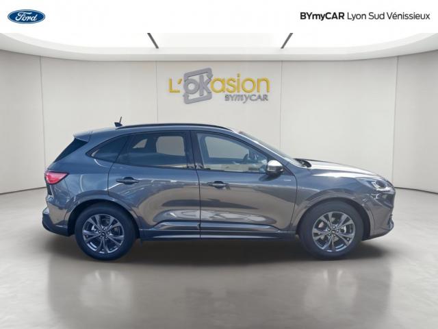Ford Kuga image 8