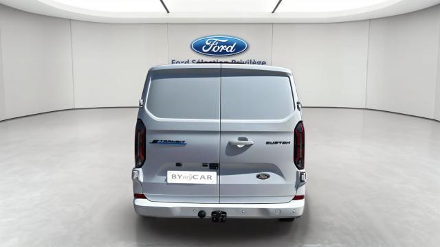 Ford Transit Custom image 8