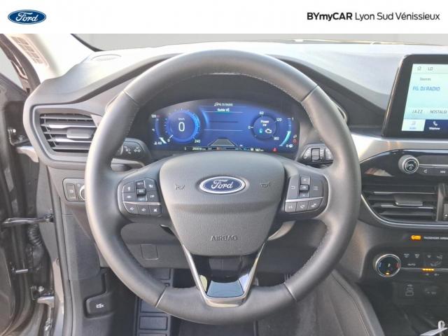 Ford Kuga image 9