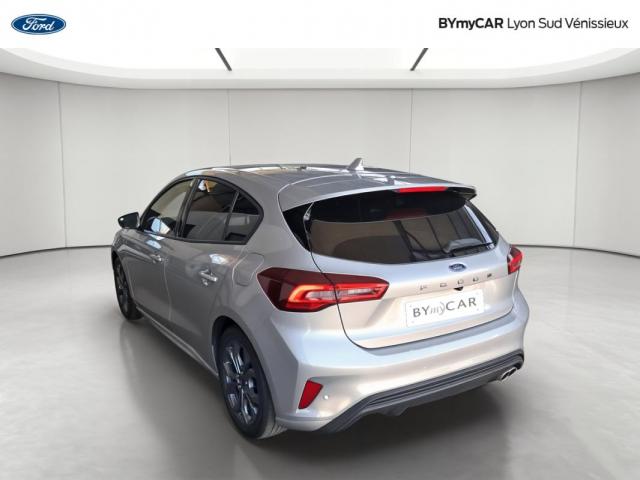 Ford Focus image 9