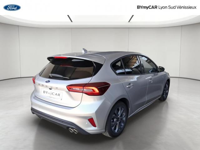 Ford Focus image 2
