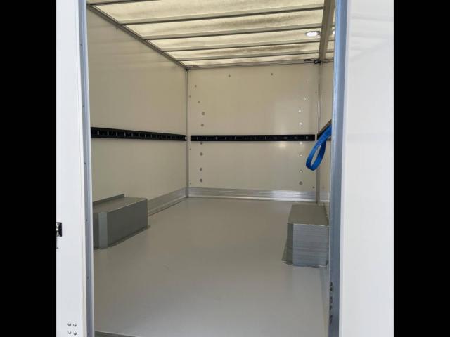Ford Transit image 9