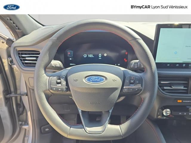 Ford Kuga image 3