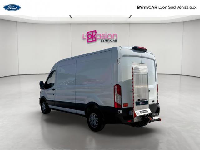 Ford Transit image 4