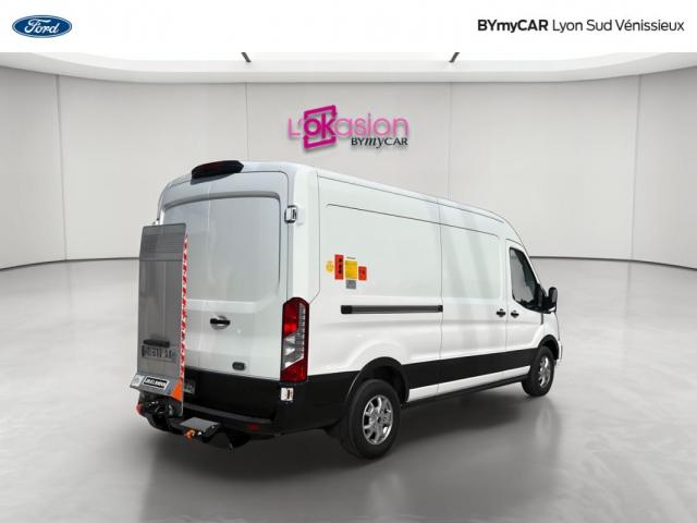 Ford Transit image 6