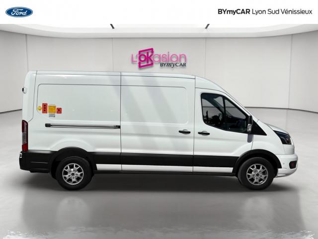 Ford Transit image 9