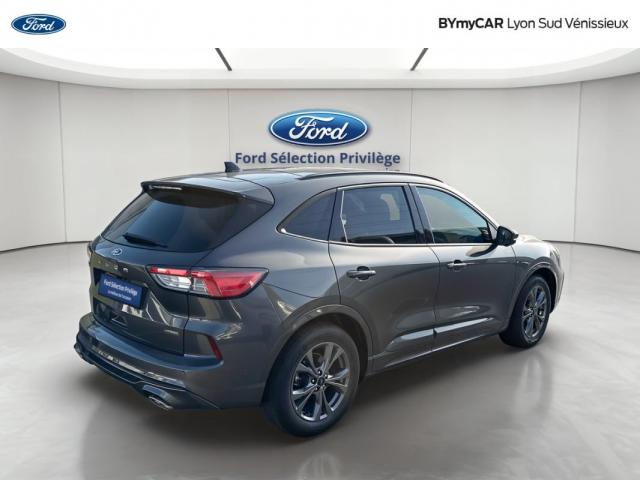 Ford Kuga image 8