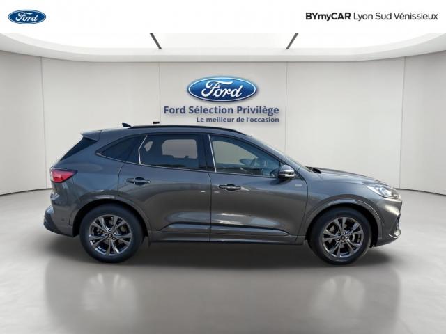 Ford Kuga image 1
