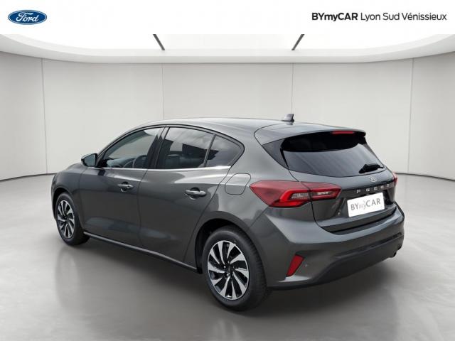 Ford Focus image 6