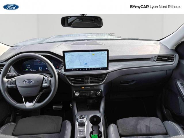 Ford Kuga image 9
