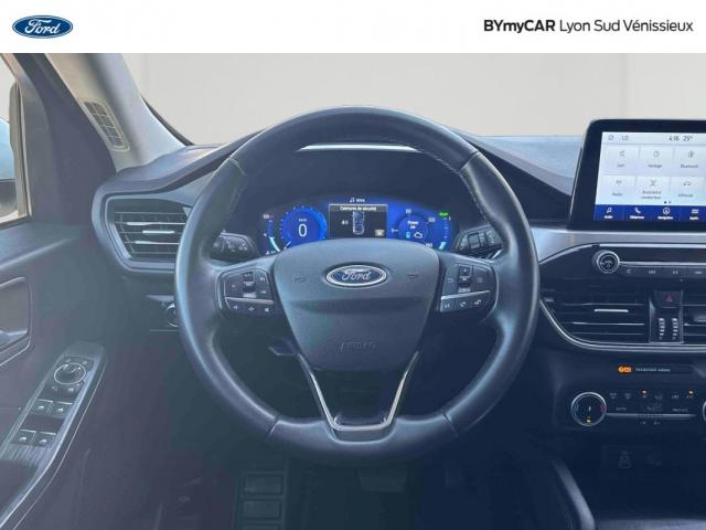 Ford Kuga image 3