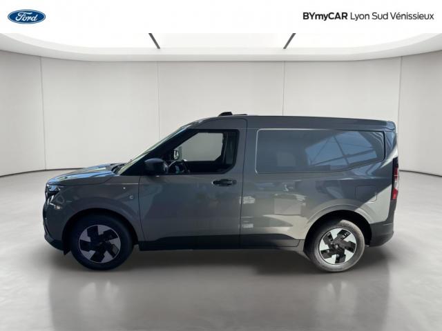 Ford Transit Courier image 8