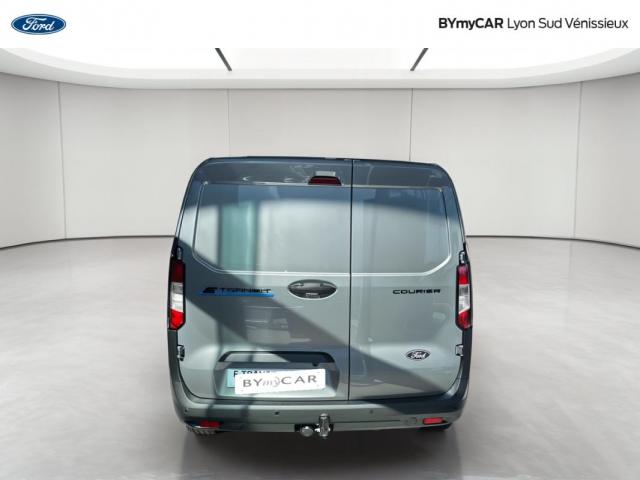 Ford Transit Courier image 7