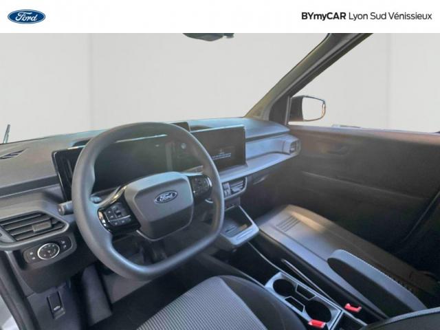 Ford Transit Courier image 5