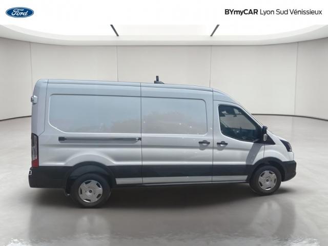 Ford Transit image 9