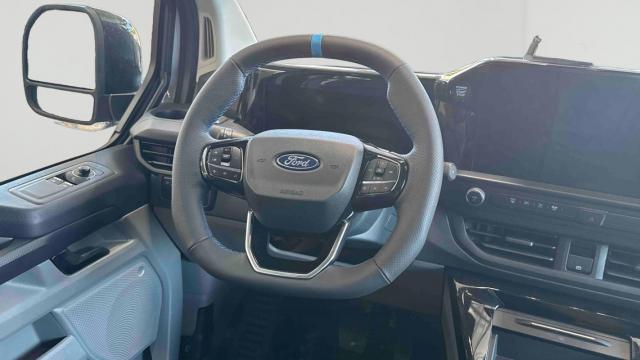 Ford Transit Custom image 3