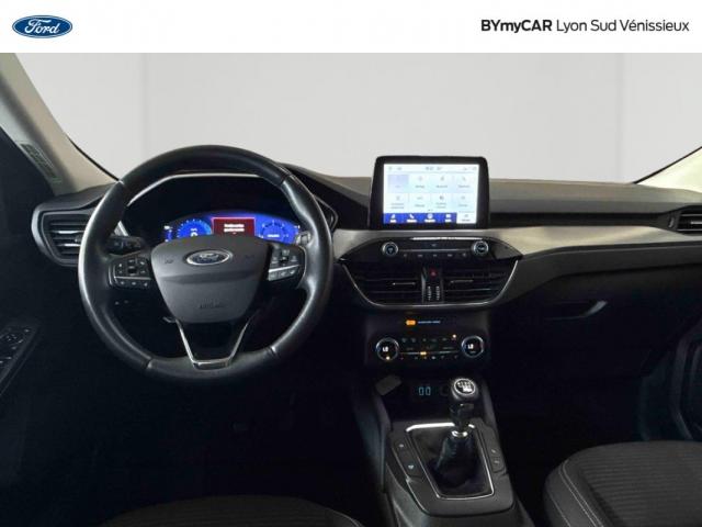 Ford Kuga image 3
